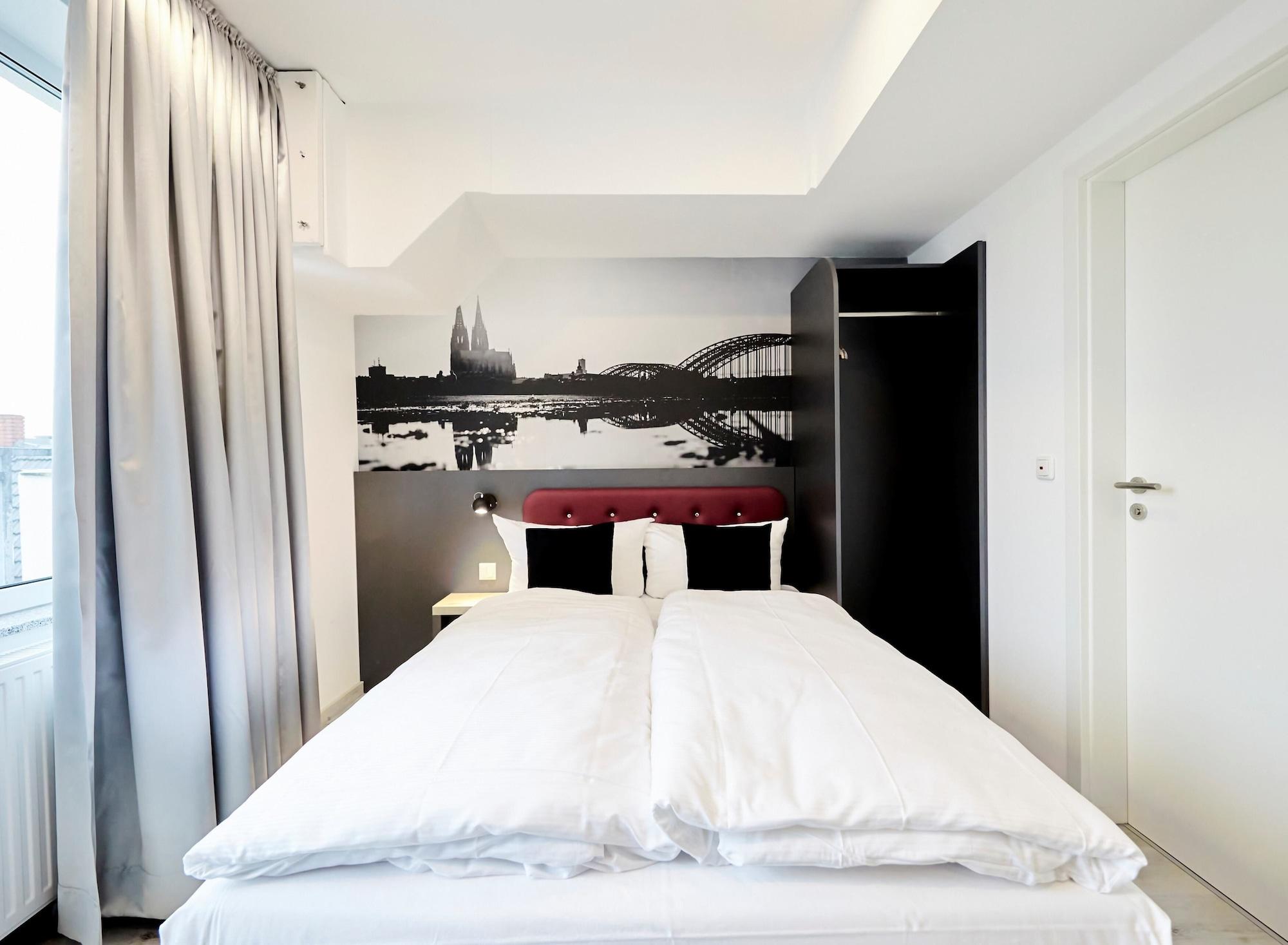 Smarty Cologne Dom Hotel - Boardinghouse - Kontaktloser Self Check-In מראה חיצוני תמונה